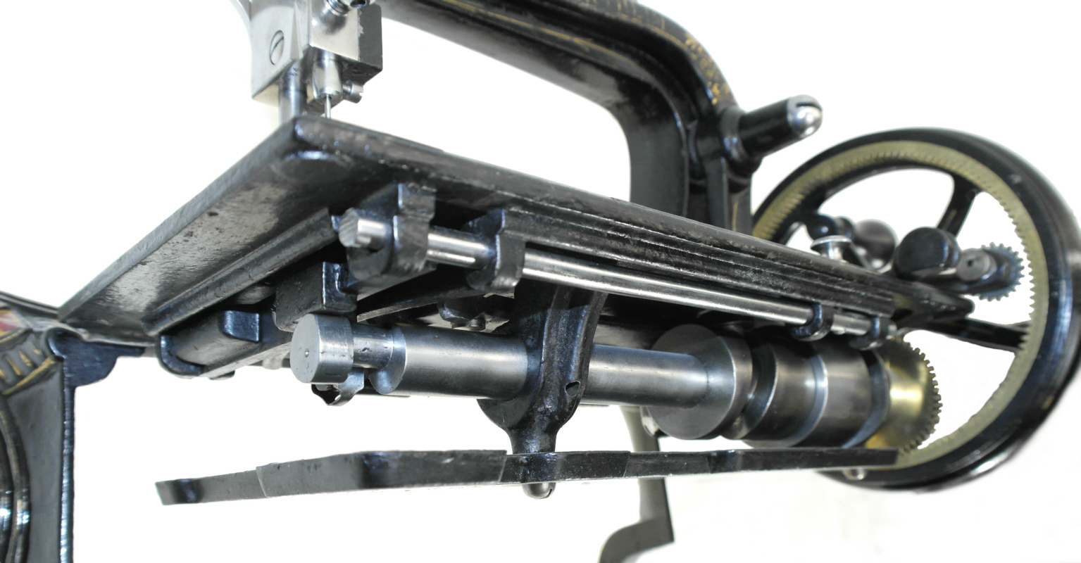 Einmal auf die Mechanik unter die Maschine geschaut.