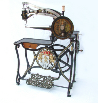 Opel Patent-Cylinder-Elastic-Nähmaschine Typ: 10 L,<br />
Sammlung Berthold Engel.