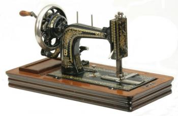 Auch diese Nähmaschine ist in einem super Zustand.