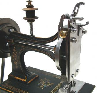 Hier ist die komplette Mechanik von vorne zu sehen.