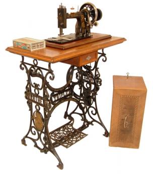 Mit original Zubehörschachtel. Sammlung Berthold Engel.