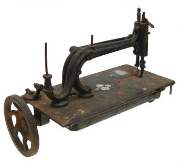 Nähmaschinenoberteil Opel "Sophia" Baujahr 1870.