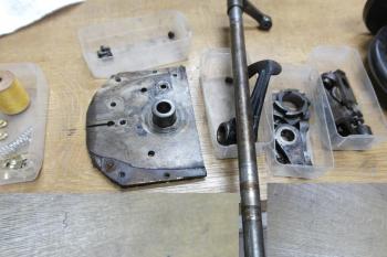 Hier ein Teil der zerlegten Technik, vor dem Reinigen.