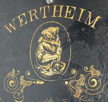 Wertheim Wichtel im Decor der Grundplatte, vor 1880.